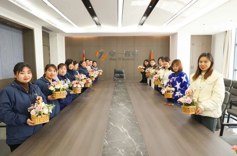 芳華不負春 柔肩擔重任 | 卓一牧業祝廣大女神節日快樂!
